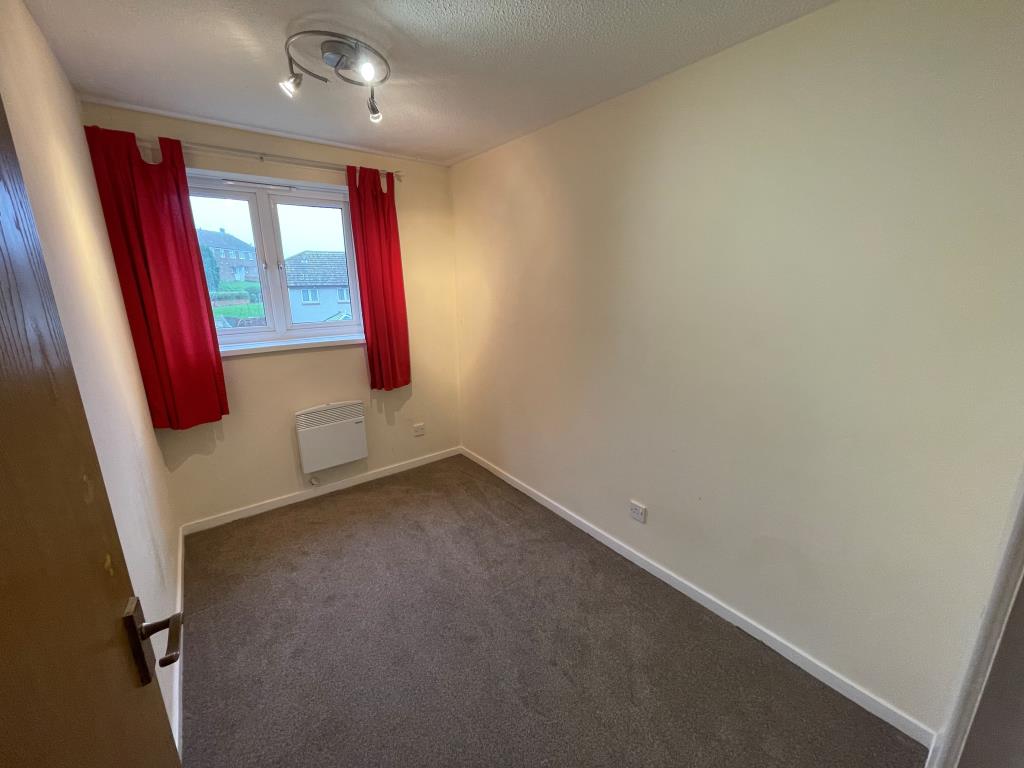 Lot: 75 - VACANT TWO-BEDROOM FLAT - Bedroom two